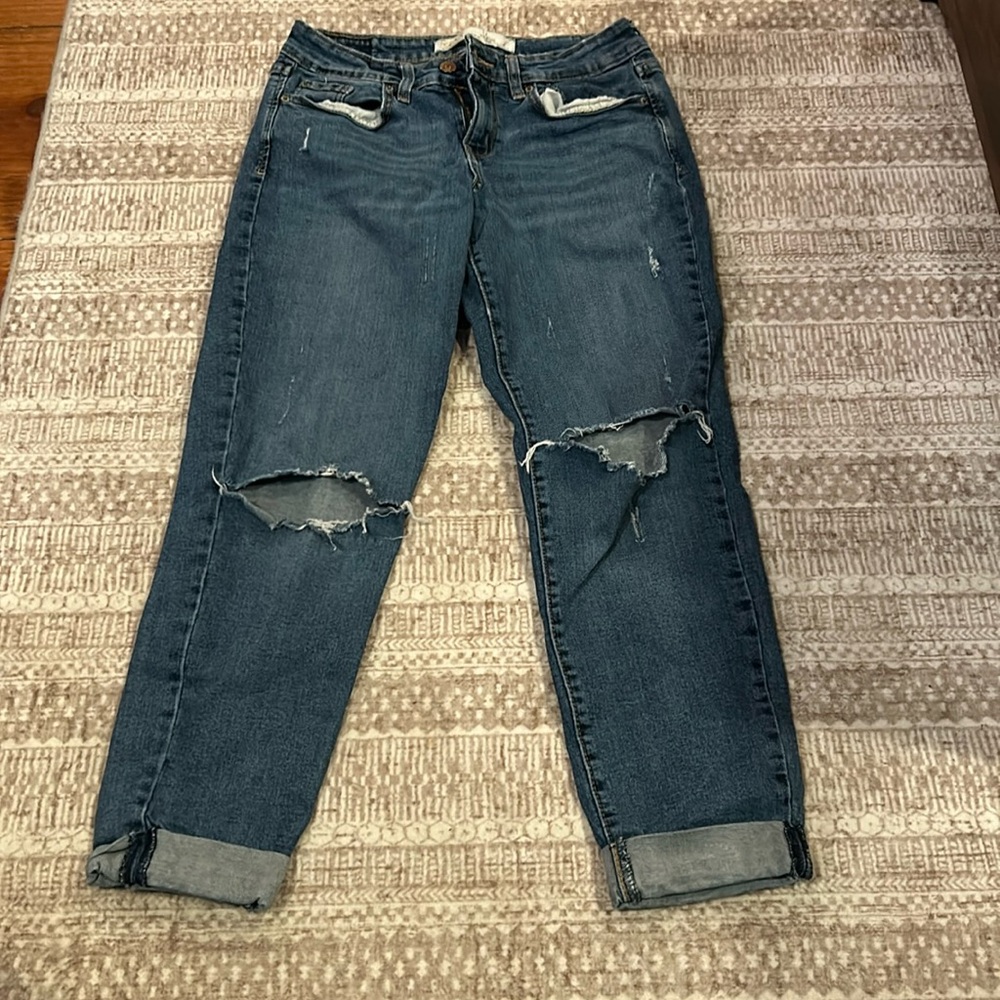 Levi’s ripped jeans